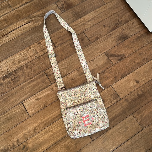 thirty-one Handbags - Thirty-One floral crossbody purse